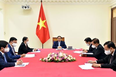 Thủ tướng đề nghị Israel hỗ trợ Việt Nam tiếp cận các nguồn vaccine phòng Covid-19