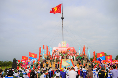 Lễ thượng cờ thống nhất non sông ở Quảng Trị được tổ chức ngắn gọn, trang nghiêm