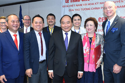 Thủ tướng chứng kiến doanh nghiệp Việt Nam, Hoa Kỳ trao văn kiện hợp tác nhiều tỷ USD