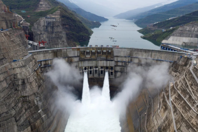 Trung Quốc khởi động tuabin thủy điện khổng lồ đầu tiên của thế giới