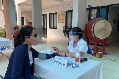 [Thông tin tiêm chủng vaccine phòng Covid-19] Người trên 65 tuổi tại Hà Nội có được tiêm vaccine?