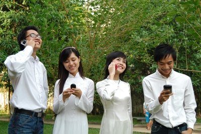 MobiFone, VinaPhone báo điểm thi THPT quốc gia miễn phí qua SMS