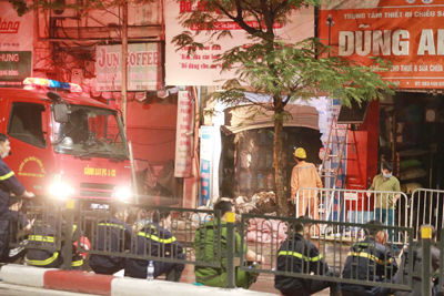Chủ tịch UBND TP Hà Nội Chu Ngọc Anh yêu cầu làm rõ nguyên nhân, khắc phục hậu quả vụ cháy làm 4 người thiệt mạng