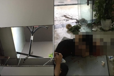 Hà Nội: Công an vào cuộc điều tra vụ "thủng trần" chung cư khiến 2 người rơi xuống sảnh