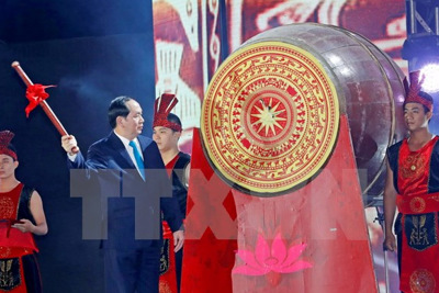 Chủ tịch nước Trần Đại Quang dự khai mạc mùa du lịch Biển Cửa Lò 2017