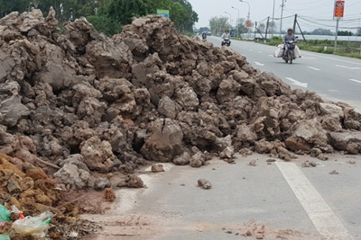 Mất an toàn giao thông trên tỉnh lộ 422 qua Yên Sở, huyện Hoài Đức