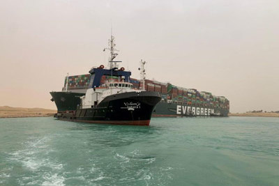 Giá dầu giảm hơn 1% bất chấp việc giao thương tại kênh đào Suez bị gián đoạn