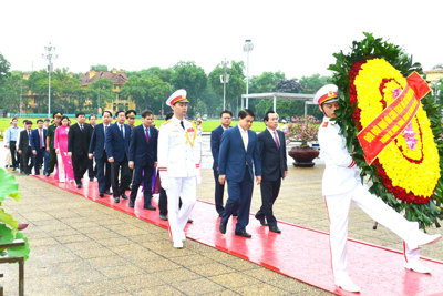 Lãnh đạo Đảng, Nhà nước, TP Hà Nội viếng Chủ tịch Hồ Chí Minh