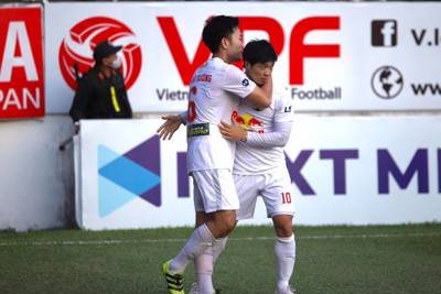 Xuân Trường lập siêu phẩm giúp HAGL đánh bại Hà Nội FC tại vòng 10 V-League 2021