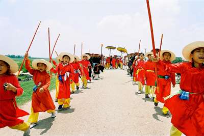 Tháng Tư, về Gia Lâm xem hội Gióng