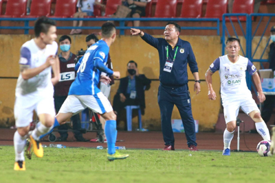 Hà Nội FC sắp thay thuyền trưởng, HLV Hoàng Văn Phúc tỏ ra không quan tâm tin đồn