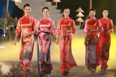 Festival Nghề truyền thống Huế: Ấn tượng "Hội họa Huế và áo dài"