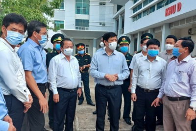 Bộ trưởng Bộ Y tế kiểm tra công tác phòng chống dịch Covid-19 tại TP Hà Tiên
