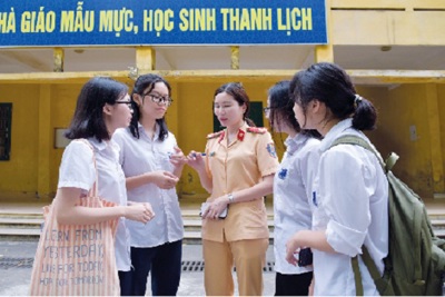 [Thói hư - tật xấu trong văn hóa giao thông Hà Nội] Bài cuối: “Triệu viên gạch ý thức, xây một bức tường thành”