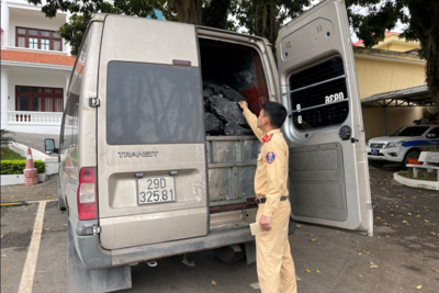 Quảng Ninh: Bắt giữ xe tải vận chuyển 5 tấn than trái phép