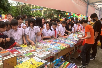 Phát động “Ngày hội sách năm 2021” tại trường Tiểu học Trung Yên