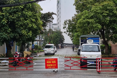 Hải Phòng: Đưa 2 bệnh nhân Covid-19 lên Bệnh viện Bệnh nhiệt đới Trung ương điều trị