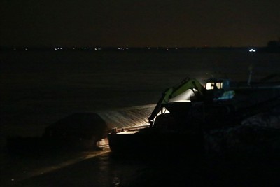 Hà Nội: Phát hiện bắt giữ 1 tàu hút cát trái phép trên sông Hồng