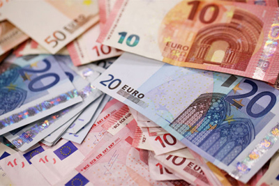 Euro tăng mạnh nhất nhờ tín hiệu tích cực từ kinh tế châu Âu