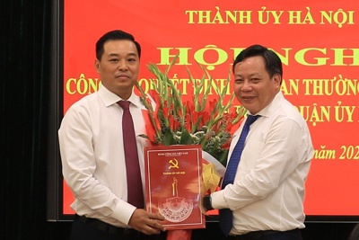 Ông Đinh Hồng Phong giữ chức Phó Bí thư Quận ủy Hoàn Kiếm