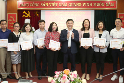 Đảng ủy báo Kinh tế & Đô thị: Thiết thực, sáng tạo học tập và làm theo tấm gương đạo đức Hồ Chí Minh
