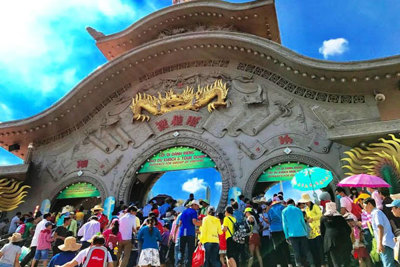 TP Hồ Chí Minh: Khu vui chơi, công viên đông nghịt khách tham quan