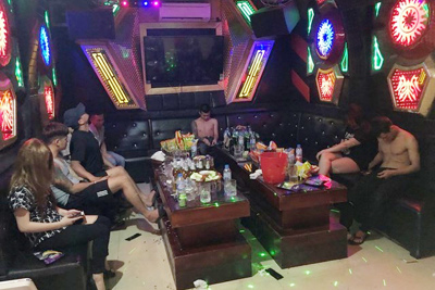 Hải Phòng: Bắt giữ 2 đối tượng tổ chức sử dụng trái phép ma túy tại quán karaoke