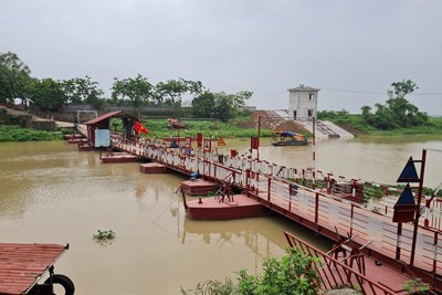 Tại xã Việt Long, huyện Sóc Sơn: Người dân mong mỏi một cây cầu vững chắc
