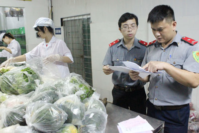 Kiểm tra cơ sở kinh doanh thực phẩm cung cấp cho trường học