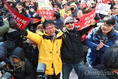 Thế giới tuần qua: Tổng thống Hàn Quốc Park Geun-hye bị phế truất