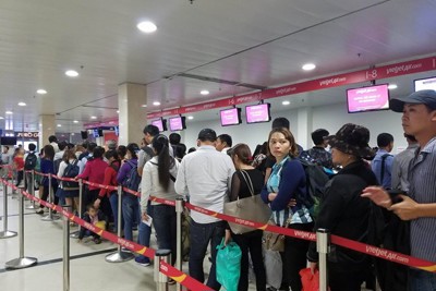 Sân bay Tân Sơn Nhất phục vụ 750 chuyến bay ngày cận Tết