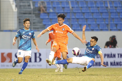 Vòng 1 V-League 2021: Hà Đức Chinh ghi bàn giúp SHB Đà Nẵng đánh bại TP Hồ Chí Minh