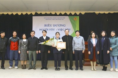 Huyện Gia Lâm khen thưởng đột xuất 1 học sinh trường THPT Dương Xá
