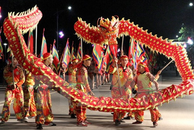 Giỗ Tổ Hùng Vương: Sôi động Lễ hội dân gian đường phố Việt Trì