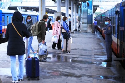 Hàng loạt chuyến tàu Tết ngừng hoạt động, khách đã mua vé phải làm sao?