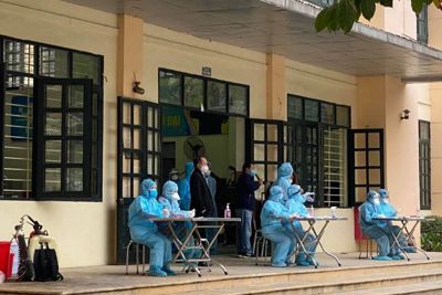 12 trường học ở Hà Nội cho học sinh nghỉ học vì Covid-19