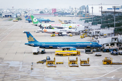Tân Sơn Nhất quá tải, máy bay sẽ qua đêm tại sân bay Cần Thơ?