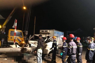Tai nạn giao thông đặc biệt nghiêm trọng ở Nghệ An, 3 người tử vong