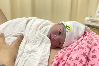 Những em bé đầu tiên chào đời trong thời khắc giao thừa 2021