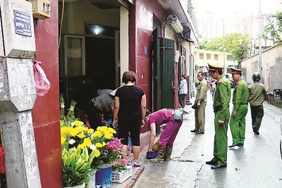 Quản lý chợ “cóc”: Cách làm hay tại phường Trung Hòa