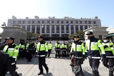 Sắp có phán quyết luận tội Tổng thống, Hàn Quốc tăng cường an ninh