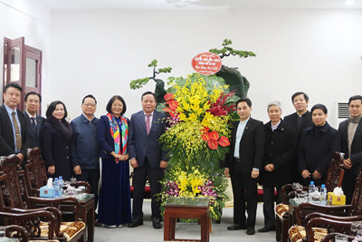 Lãnh đạo thành phố thăm, chúc mừng Tòa Giám mục giáo phận Bắc Ninh