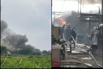 Hà Nội: Cháy lớn tại cửa hàng kinh doanh nội thất ở Dương Nội
