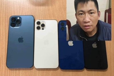 Hà Nội: Tên cướp táo tợn mang dao đến cửa hàng kinh doanh cướp điện thoại