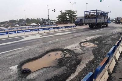 Bộ GTVT lập tổ giám định nguyên nhân hư hỏng đường cao tốc Đà Nẵng - Quảng Ngãi