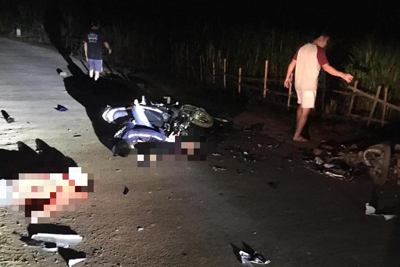 Tai nạn xe máy trong đêm khiến 2 thanh niên tử vong, 2 người đi cấp cứu