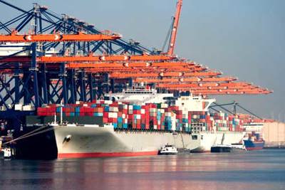 Niêm yết giá dịch vụ vận chuyển hàng hóa công-te-nơ bằng đường biển