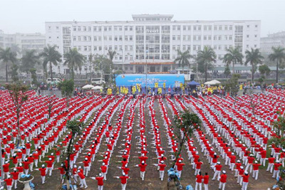 Hơn 5.000 người cao tuổi Thủ đô đồng diễn thể dục xác lập kỷ lục Việt Nam
