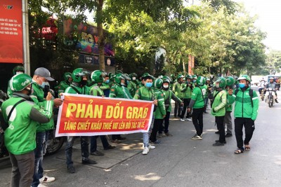 “Cơn bão” phản đối Grab lan rộng ở Hà Nội
