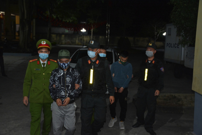 Khởi tố nhóm đối tượng tàng trữ, mua bán trái phép chất ma túy tại thị xã Đông Triều